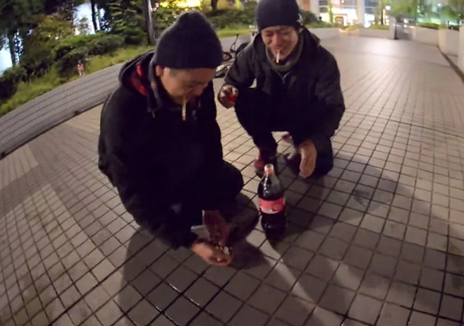 Se pasa de listo con la Coca-Cola y los Mentos