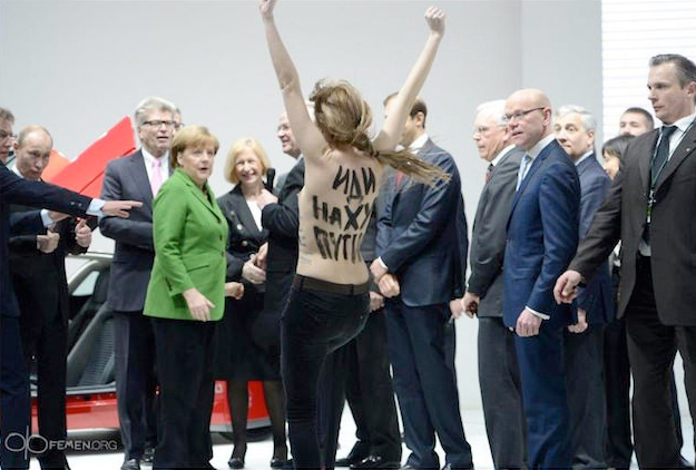 FEMEN se desnuda ante Vladimir Putin y Angela Merkel