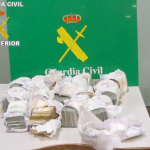 La Guardia Civil interviene en El Prat más de 200.000 euros ocultos en pañales de bebé