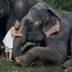 La fotógrafa Robin Schwartz muestra la conexión de su hija con animales de todo tipo