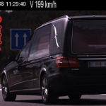 Un coche fúnebre 'cazado' a 199 km/h