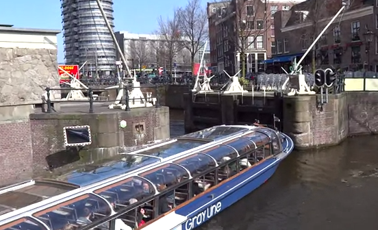 'Drifteando' por los canales de Ámsterdam