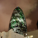 Convierten el edificio Gherkin de Londres en una polla gigantesca