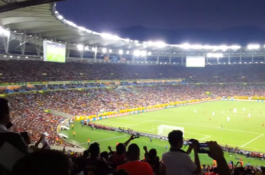 Todo el estadio Maracaná gritando: ''El pueblo unido jamás será vencido''