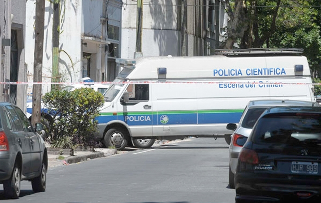 Una mujer policía mata a tiros a un violador cuando intentaba abusar de ella