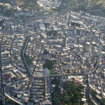 Un piloto de un vuelo Madrid-A Coruña se desvía para enseñar a los viajeros la muralla de Lugo