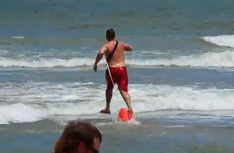 Un socorrista tiene que conocer la playa donde trabaja