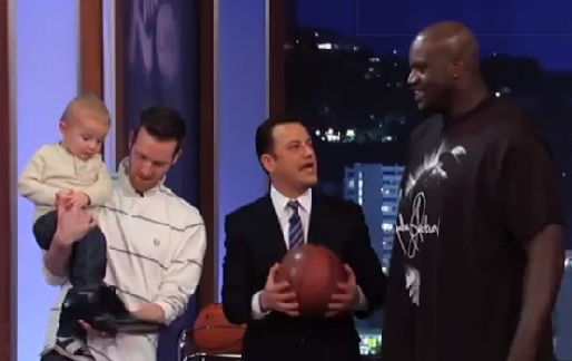 El pequeño Titus humilla a Shaquille O'Neal en directo