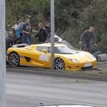 El conductor de un Koenigsegg CCR pierde el control y choca contra los espectadores