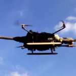 El creador del ‘Orvillecopter’ construye un helicóptero radiocontrol con el cuerpo de un avestruz