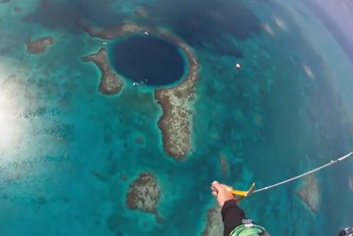 Paracaidismo en el Blue Hole, Belice