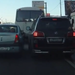 No por ir con un coche mejor tendrás prioridad