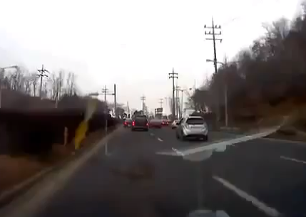 Les cae encima un coche que circulaba por el carril contrario