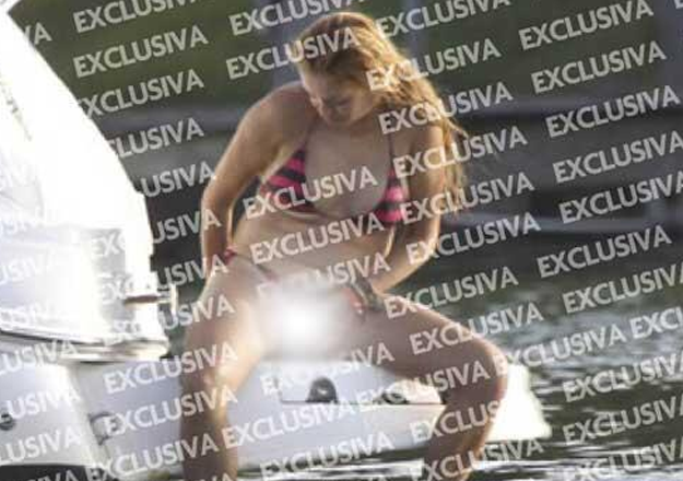 Paulina Rubio publica una foto suya orinando en el mar tras sufrir el chantaje de un fotógrafo