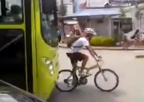 autobús vs ciclista