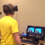 Reacción de un chico al probar Oculus Rift, un dispositivo de realidad virtual