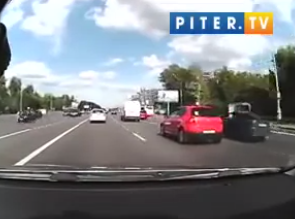 Provoca un brutal accidente al dar un volantazo