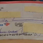 Un trabajador de Metro de Madrid encuentra en un vagón un cheque de 2 millones de dólares