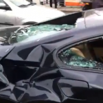 Un hombre destroza su BMW M6 en el Salón de Frankfurt (vídeo del momento)