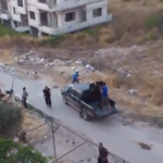Impresionante vídeo del momento en el que un misil cae sobre un barrio de Siria