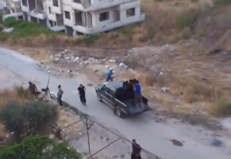 Impresionante vídeo del momento en el que un misil cae sobre un barrio de Siria