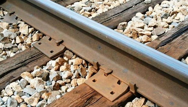 Un tren mata a una mujer y mutila a un hombre que practicaban sexo en la vía