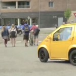 Sembrando el pánico con un coche eléctrico con bocina de camión