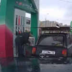 Van a llenar el depósito y el empleado de la gasolinera se pone a bailar breakdance