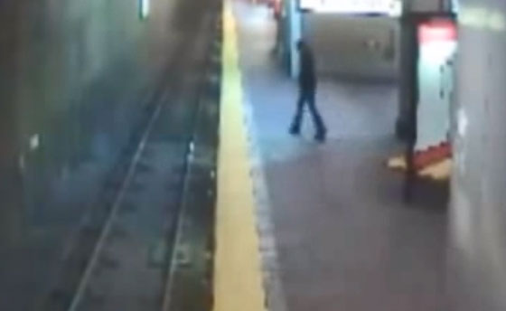 Una mujer sonámbula se lanza a la vías del metro en Massachusetts
