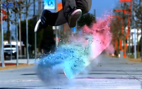 Tablas de skate cubiertas de tiza a cámara lenta