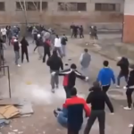 Estudiantes rusos salen al recreo