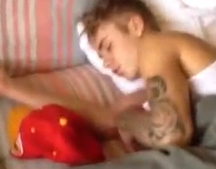 Una prostituta brasileña graba a Justin Bieber durmiendo en su hotel