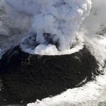 Impresionantes imágenes del nacimiento de una isla volcánica en Japón