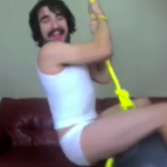 Parodia de ''Wrecking Ball'' en Chatroulette. No tiene desperdicio