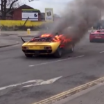 Lamborghini Miura ardiendo en las calles de Londres