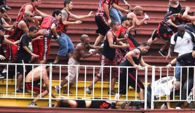 Batalla campal en Brasil entre hinchas del Paranaense y el Vasco da Gama (Vídeo)