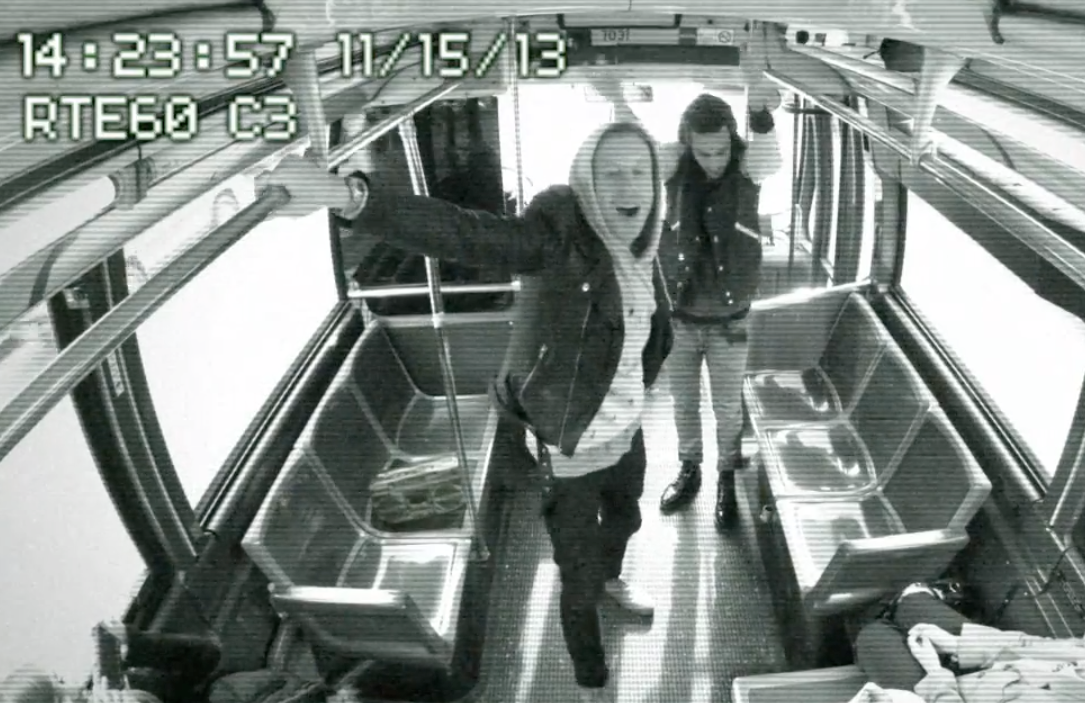 Macklemore y Ryan Lewis dan un concierto sorpresa en un autobús de Nueva York