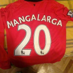 Pedir una camiseta de manga larga del Manchester United a una web china y que te envíen esto