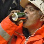 Una fundación holandesa contrata a alcohólicos y les paga entre otras cosas con cerveza