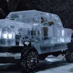 Impresionante: Una pick-up hecha con bloques de hielo