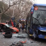 Un Aventador se estrella contra un autobús de frente