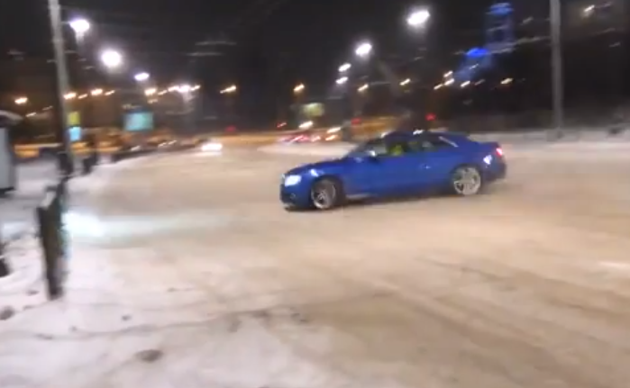 Drifteando en Rusia con el asfalto helado