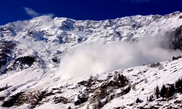 Enorme avalancha grabada en Passiria, Italia