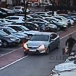 Roba un coche con un bebé de 16 meses en el interior. Leganés, Madrid (Vídeo)