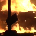 Manifestantes ucranianos destruyen carro blindado con cócteles molotov