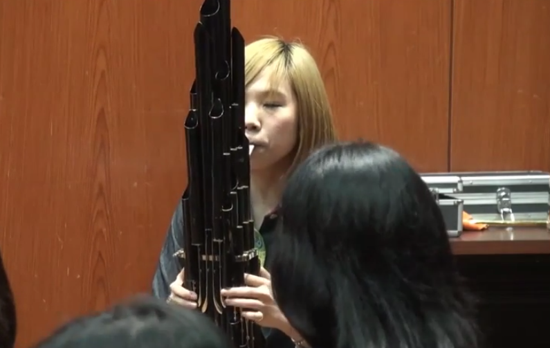La música de Mario Bros con un Sheng, antiguo instrumento de viento chino