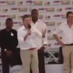 El presidente de Colombia se orina encima en pleno discurso (Vídeo)