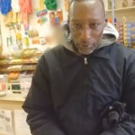 Conmovedora reacción de un mendigo al ganar la lotería