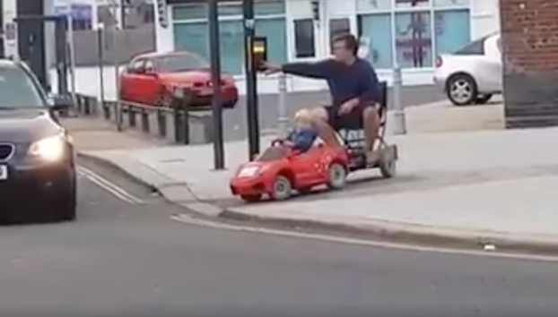 Cuando estás demasiado borracho en el bar para irte a casa conduciendo