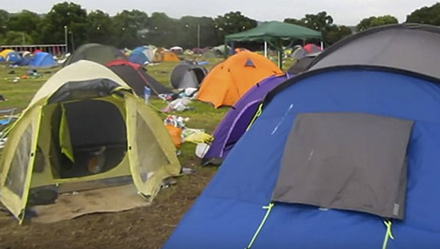 Así es como queda la zona de acampada del Festival de Glastonbury tras el encuentro